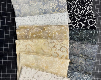 Navy/Cream Batiks Fat Quarter Bundle (16)