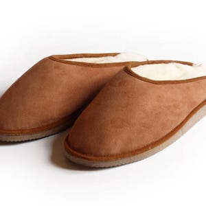 Mules homme camel fourrées en peau de mouton pantoufle image 1