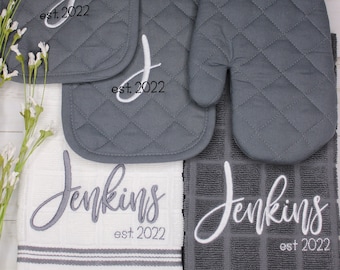 Monogram Kitchen Towel Set, Buyer Closing Gift, Embroidered Kitchen Towel, House Warming Gift, Personalized Towel,  Oven Mitt Hot Pad Set