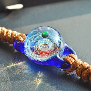 Einzigartige Geburtstagsgeschenk, handgemachte Glas Universum Armband, blaue Galaxy Armband, Twisted Space Glass Armband, Universum Schmuck Silber Planet Himmel