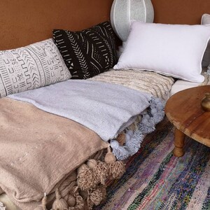 Pom-pom wool blankets grey/beige silver/bohemian throw/bed/sofa/bedding/picnic/moroccan/boho/berber/tribal/decor/blanket/hygge/cotton/king