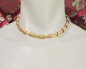 Vintage Monet Necklace, Monet Gold Tone Coil Link Necklace, Monet Gold Collar Necklace, Vintage Monet Jewelry