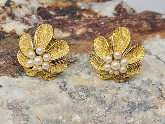 Trifari earrings real best sale gold