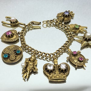 Zeldzame vintage Florenza bedelarmband, hart, kroon, ster, bedels, echte parel en halfedelsteen, kristal, jaren 1960 Florenza sieraden