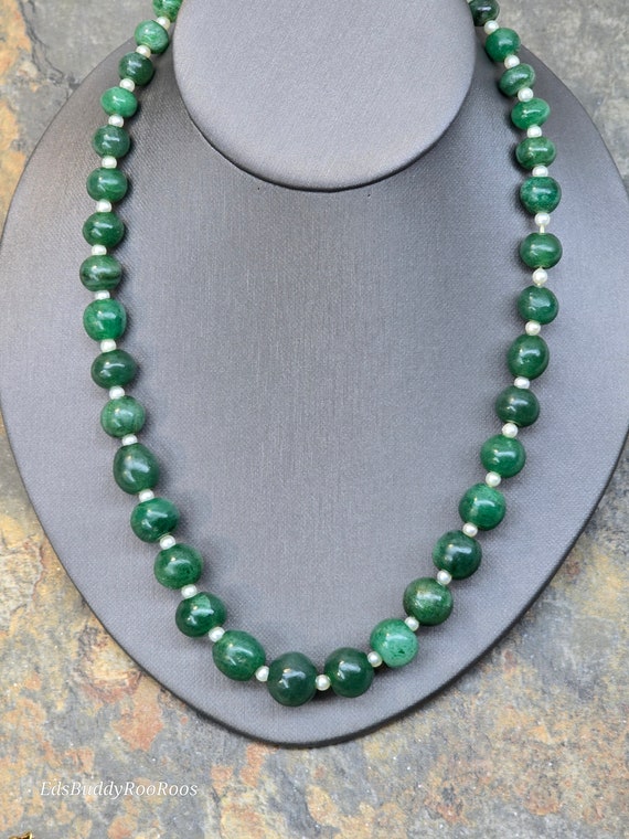 Vintage Jade and Pearl Necklace, Graduated Jade Be