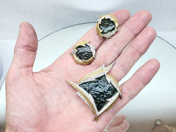 ANCIENNE BROCHE ART DECO métal et lucite plexiglas FLEURS EUR 25,00 - FR