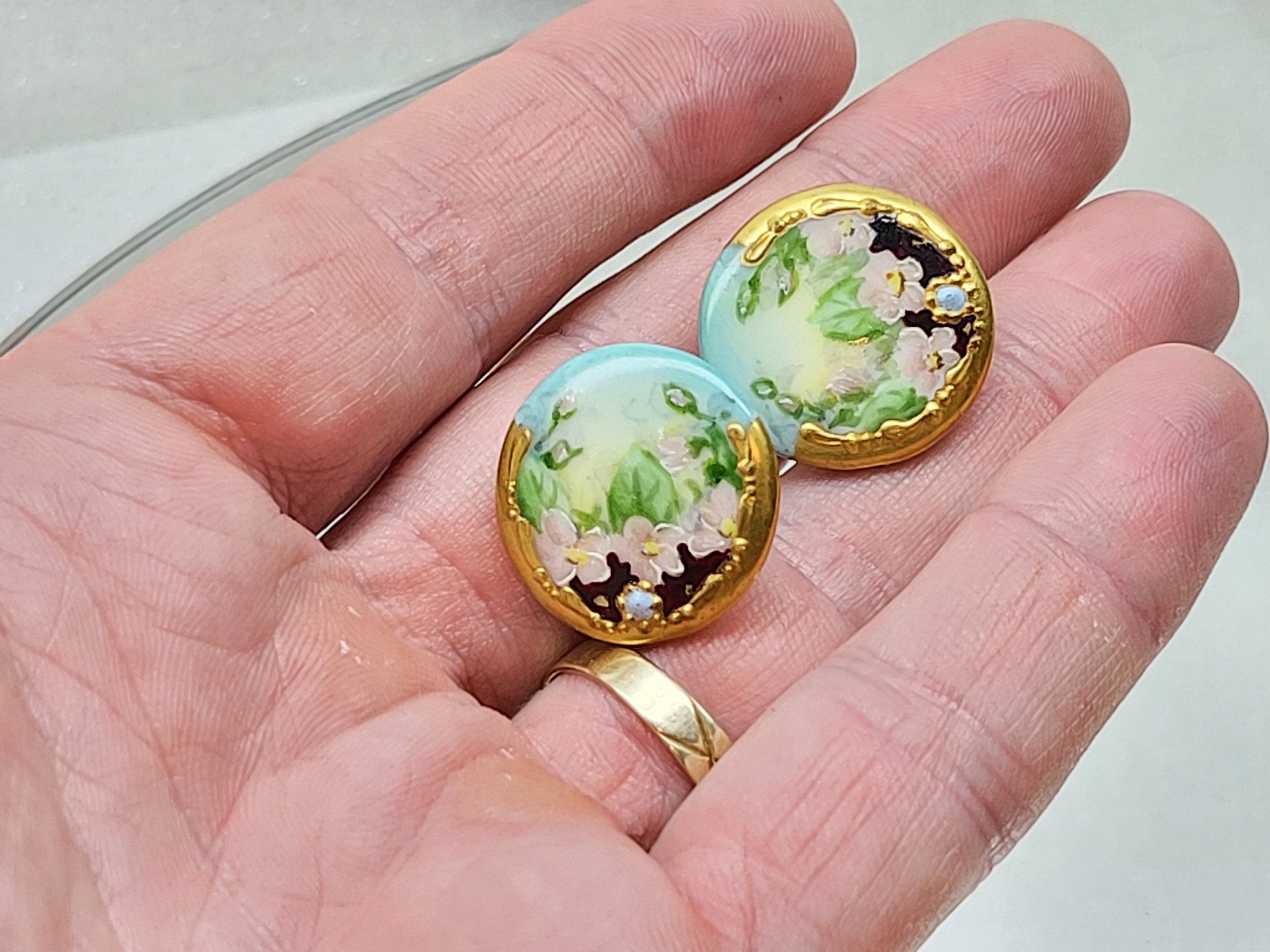 Antique Porcelain Buttons, Hand Painted Buttons, Signed W.L. Dailey