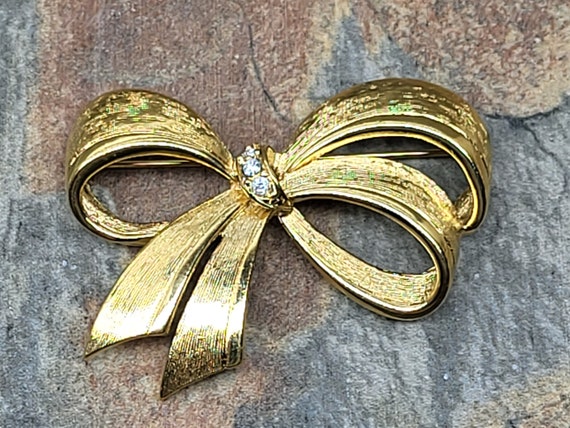 Vintage Avon Bow Brooch, Gold Tone Bow, Golden Bo… - image 3