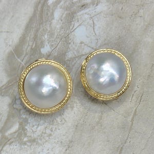 Vintage 14k Gold Mabe Perlenohrringe, 15 mm Mabe Perle Kuppel Ohrringe, Perle Statement Ohrringe, Vintage Zuchtperlenohrringe