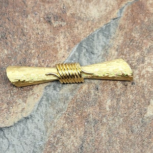 Vintage Monet Brosche, Monet Gold Ton Stabbrosche, Monet Schleifenbrosche, Monet Schmuck, seltener Fund