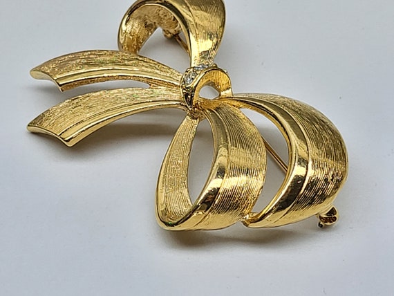 Vintage Avon Bow Brooch, Gold Tone Bow, Golden Bo… - image 5