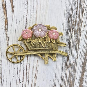 Vintage Flower Brooch, Wheelbarrow Flower Brooch, Thermoset Flowers in Gold Tone Wheelbarrow, Garden Brooch, Vintage Floral Brooch Rare Find