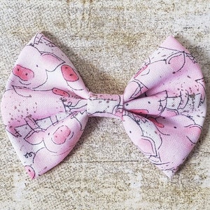 Pig hair bow | Pig bow | Pig hair clip | Baby girl pigs | Piggy hair bow | Pig print bow | Farm animal hair bow | Baby girl farm | Pigs
