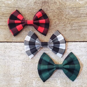 Red plaid hair bow | Green plaid hair bow | Plaid hair bows | Buffalo plaid hair bows | Plaid bows | Red plaid bows | Green plaid bows