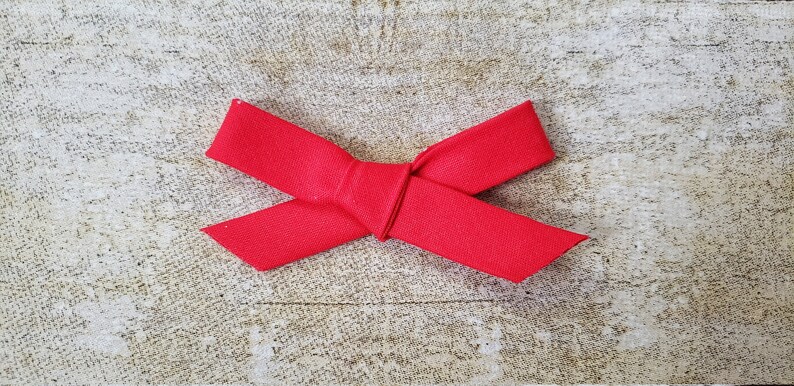Christmas hair bows Christmas baby bows Red hair bow Handtied Christmas bows Red and green bows Green hair bow Christmas bow set