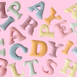 Letras comestibles en colores pastel/personalizadas.