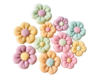 Edible Flowers. Cupcake/Cake toppers. Cake Decorations. Pastels.