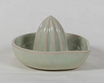 Handmade Ceramic Citrus Juicer - Peppermint