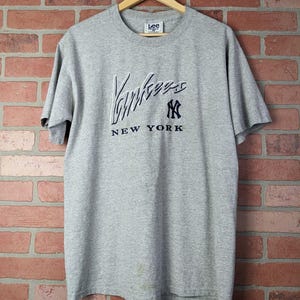 Vintage 90s Embroidered MLB New York Yankees Baseball ORIGINAL Sports Tee - Large