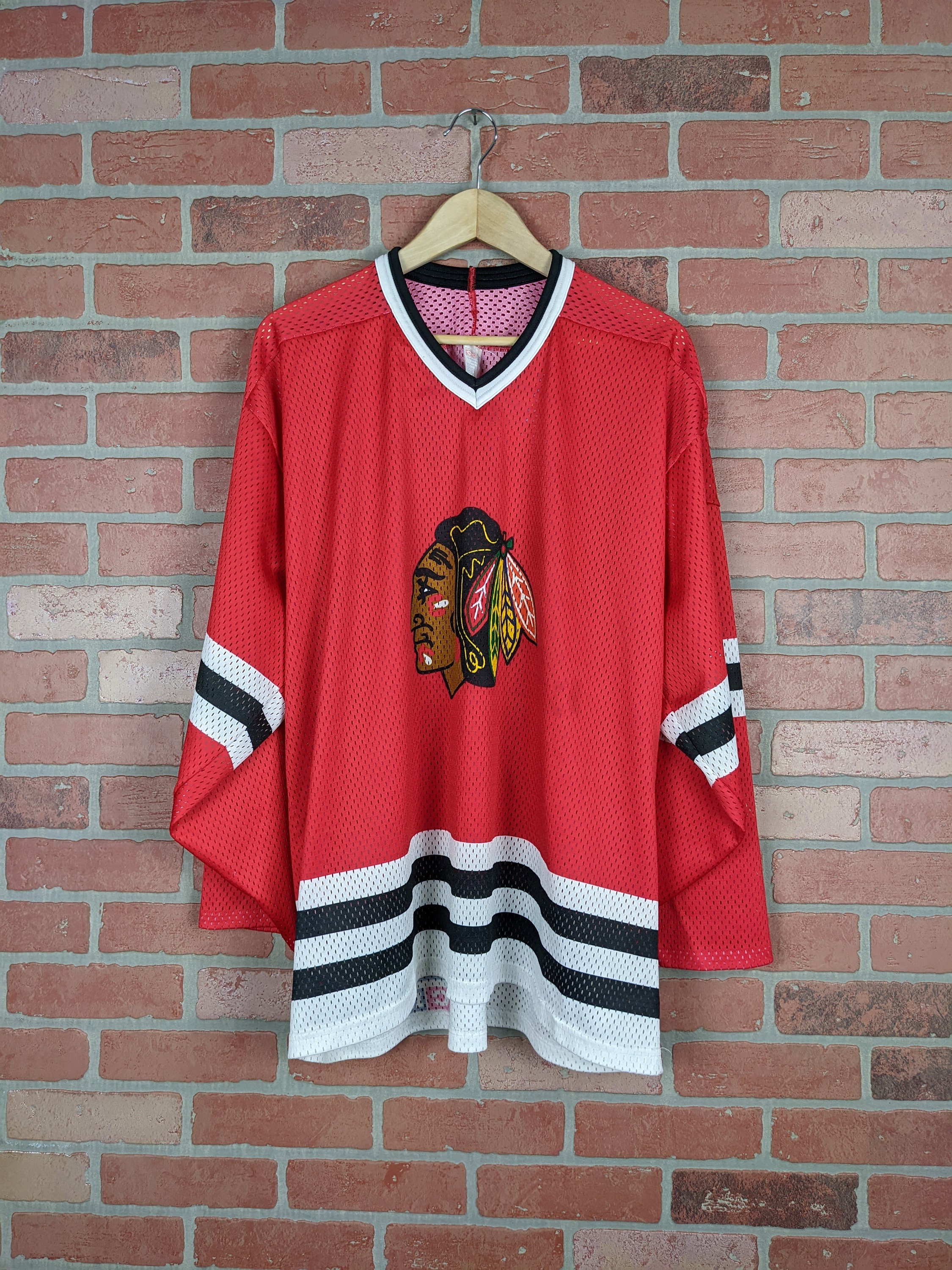 Vintage CCM NHL Mens Chicago Blackhawks Red Hockey Jersey Size Small