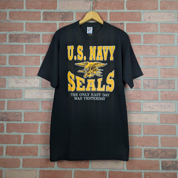 Vintage 90s US Navy Seals ORIGINAL Armed Forces Tee - Large