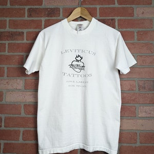 Vintage jaren 90 dubbelzijdig Leviticus-tatoeages ORIGINEEL Tattoo Shop T-shirt - medium