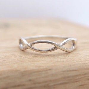 woven ring in sterling silver, silver ring, infinity ring, celtic ring, stacking ring, unisex ring