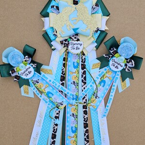 Safari baby shower mum/jungle mom to be mum/safari baby shower decoration/safari corsage/mom to be pin/gold and green mum/new safari mum