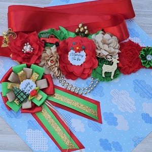 Christmas baby shower theme/red and green pregnancy sash/Christmas belly sash/red and gold maternity sash/mom to be sash/winter belly sash