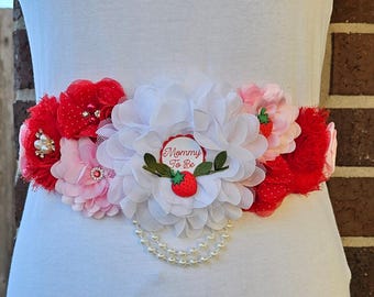 strawberry Baby shower sash/sweetheart mom to be sash/strawberry baby  shower theme/red, pink mom to be sash/it's a girl maternity sash/belt