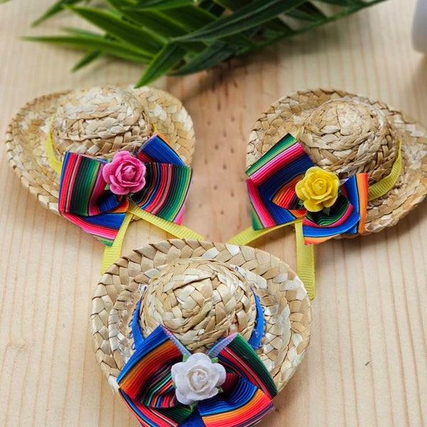 Baby shower guest pin/fiesta mini sombrero favor/muchachita baby shower pin/maxican party sombrero/mini sombrero favor/recuerditos mexicanos