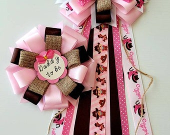 Cowgirl baby shower mum/pink baby shower pin/western mom to be pin/it's a girl mum/cowgirl baby shower ribbon/cowgirl baby shower sash