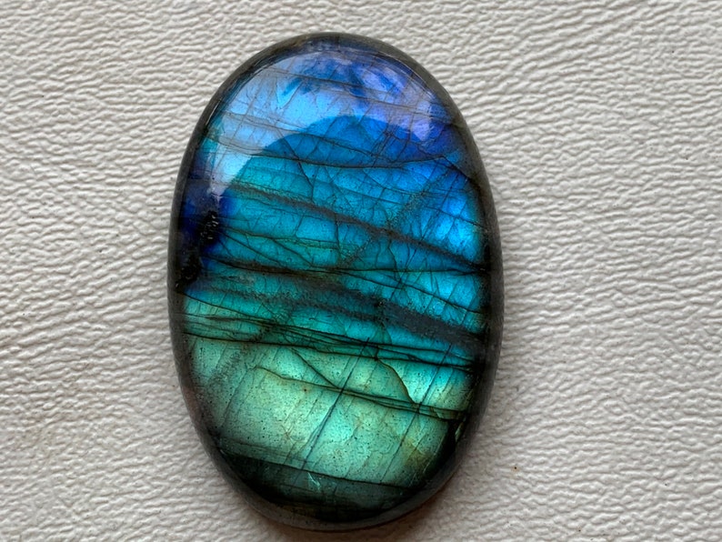 Blue Labradorite Gemstone Cabochon,Multi Blue Labradorite Gemston,Blue Flashy Labradorite Cabochon Oval Shape 38x25x6 mm 59 Crt