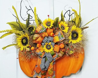 Fall Pumpkin Door Hanger for Front Door, Autumn Farmhouse Wreath with Sunflowers, Fall Pumpkin Decoration for Porch