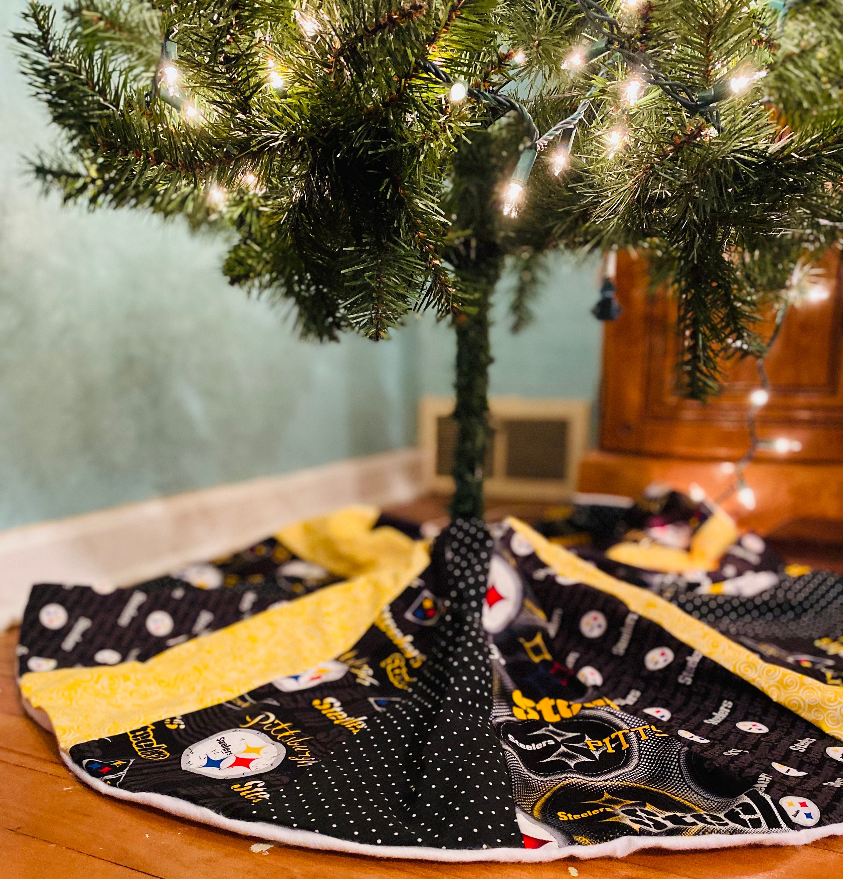 Steelers Tree Skirt 