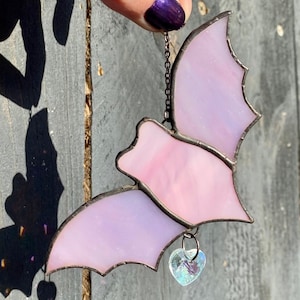 Stained Glass Bat Suncatcher / Goth Stained Glass Wall Decoration Pink Heart Crystal Witch Wall Decor Creepy Cute Pastel Goth Gifts Dichroic