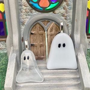 Handmade Fused Glass Ghost Necklace / Halloween Gifts Cute Ghost Jewellery Spooky Pendant 3D Adopt a Ghost Necklace Random Choice Goth Charm