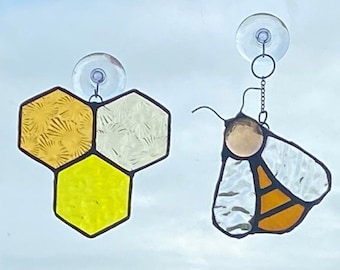 Stained Glass Bee or Honeycomb Suncatcher / Glass Bumblebee Decoration Honeycomb Wall Art Thank You Gifts Birthday Mum Sister Best Friend