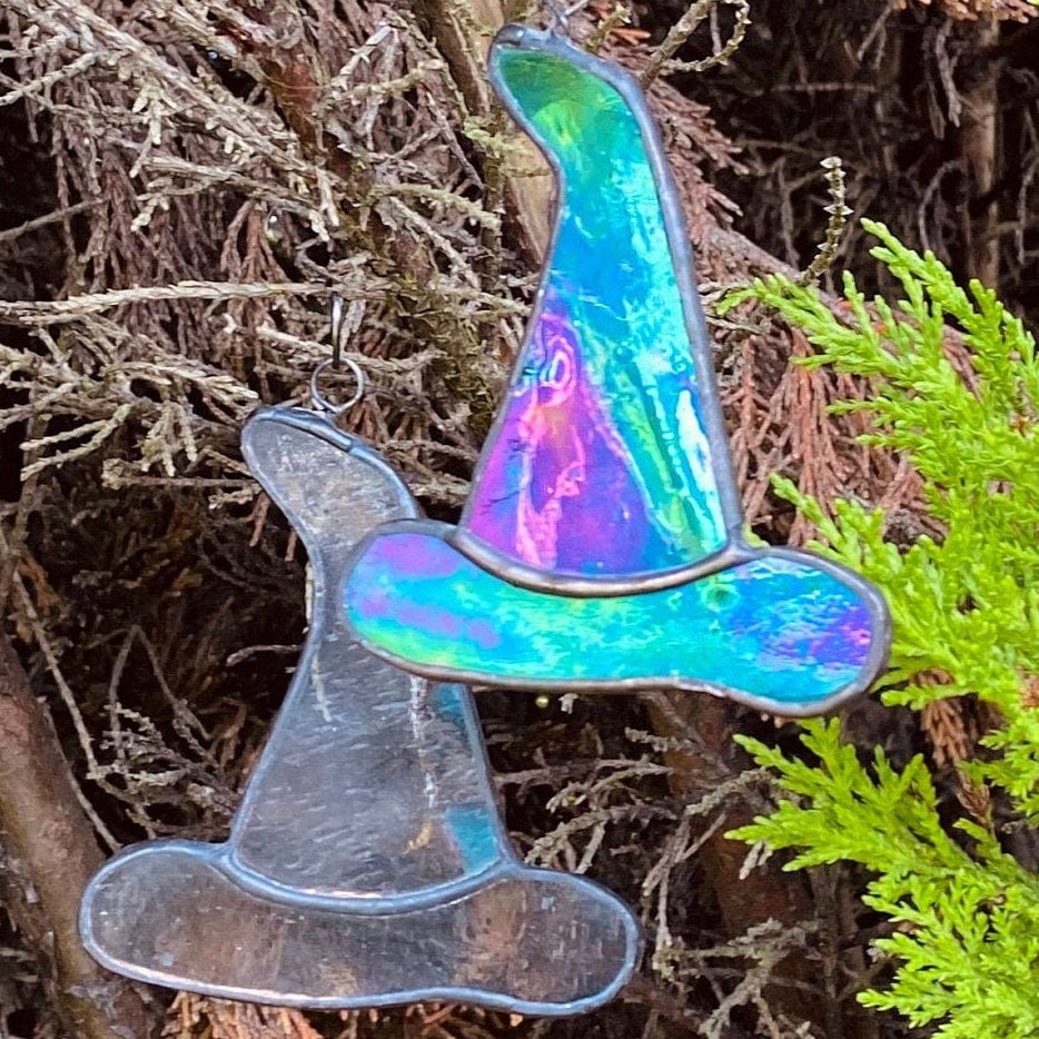 Hexenhut Halloween Deko - Acryl Sonnenfänger Für Fenster & Garten - 2D Hängedekoration - Magische Lichteffekte