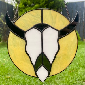 Stained Glass Cow Skull Panel Suncatcher or Wall Decoration, Bull Skull Room Decor Alternative Cowboy Animal Skull, Gift for Taurus Western