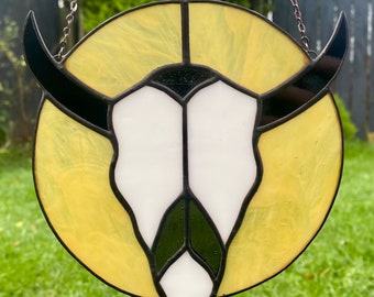Stained Glass Cow Skull Panel Suncatcher or Wall Decoration, Bull Skull Room Decor Alternative Cowboy Animal Skull, Gift for Taurus Western