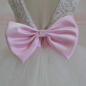 sash and bows