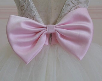 sash and bows