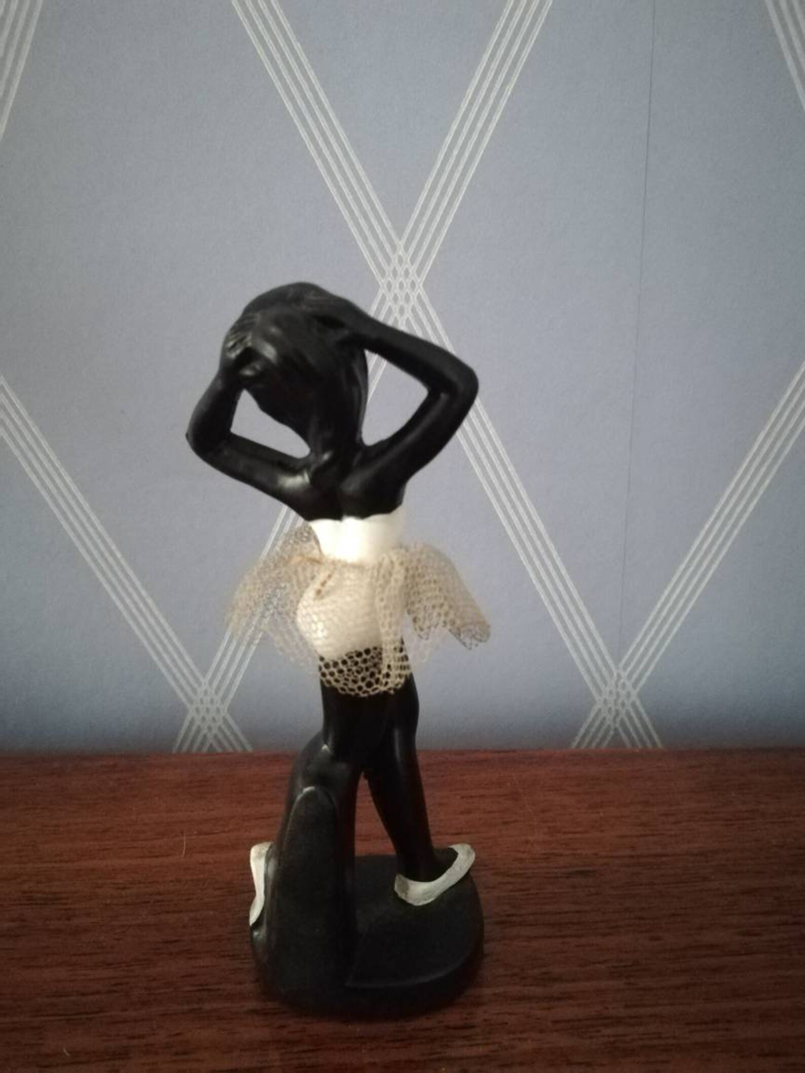 vintage black 1950s ballerina with red lipstick figurines with a ballet skirt made of fabric. retro 13 cm - 5,1 vintage black 1950s ballerina with red lipstick figurines with a ballet skirt made of fabric. retro 13 cm - 5,1