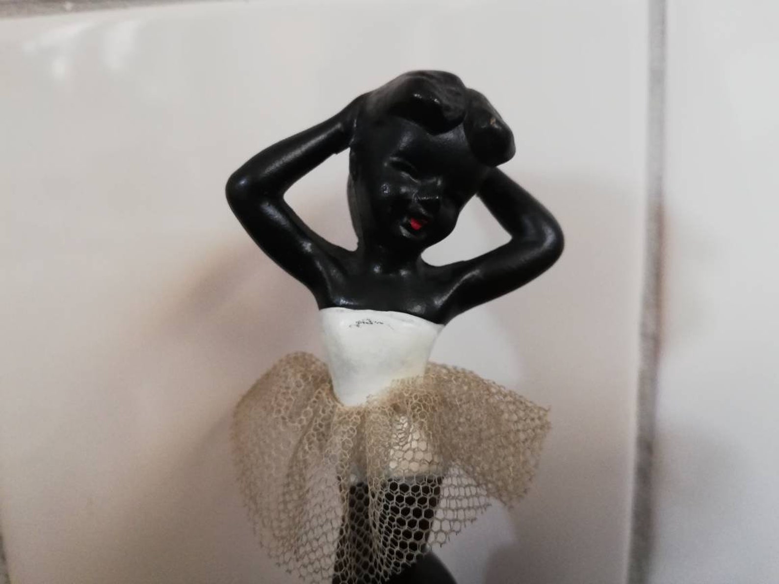 vintage black 1950s ballerina with red lipstick figurines with a ballet skirt made of fabric. retro 13 cm - 5,1 vintage black 1950s ballerina with red lipstick figurines with a ballet skirt made of fabric. retro 13 cm - 5,1