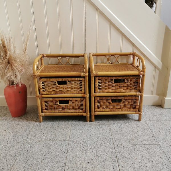 Set of 2 Vintage bamboo bed side tables, chests or drawers cabinets with 2 drawers. Ibiza vibe wicker stand, rattan cupboard, 80s Ibiza vibe