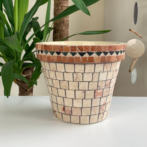 Pot de fleurs en mosaïque avec morceaux de marbre, taille moyenne