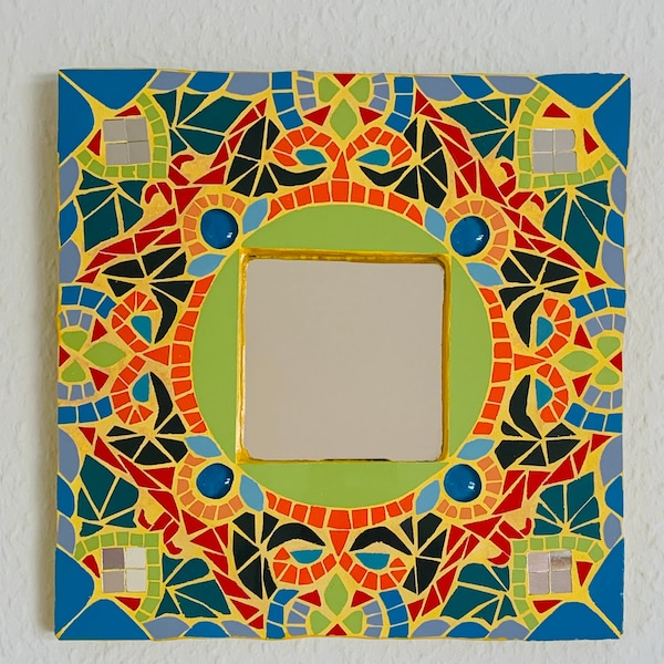 Miroir de mosaïque carré avec des tuiles en céramique