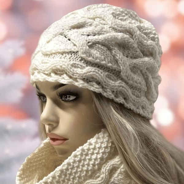 Mütze-Schal-Set Damen. Strickmütze-Schal-Set aus Wolle für den Winter. Weißer Turban mit Zopfmuster, Mütze, Schal. Weihnachtsgeschenk