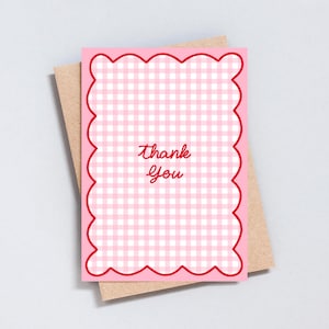 Roze gingangbedankkaart – schattig geschulpt randontwerp, blanco binnenkant, rood handgeschreven lettertype, pastelkleurige briefpapier - GC516